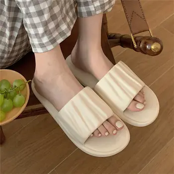 2023 Новые летние женские тапочки, римские модные дизайнерские сандалии на плоской подошве, обувь на мягкой подошве, женские дышащие пляжные шлепанцы