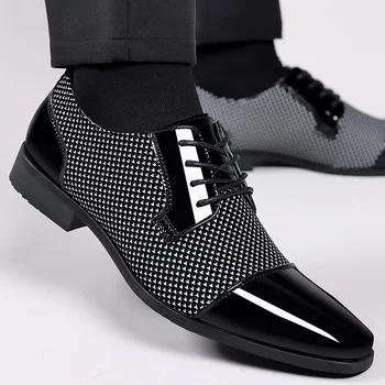 Модные классические мужские модельные туфли для мужчин Оксфорды, туфли из лакированной кожи, вечерние туфли из черной кожи на шнуровке для свадебной вечеринки
