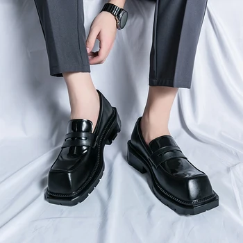 Мужские модельные туфли из лакированной кожи, банкетные повседневные лоферы, Модная черная социальная обувь с квадратным носком, туфли-дерби без застежки