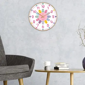Красочные круглые настенные часы станут идеальным украшением детской спальни, классной комнаты, комнаты для домашней учебы или игровой комнаты