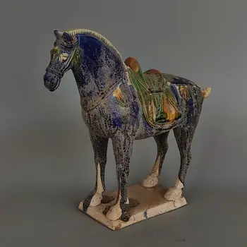 Китайская трехцветная глазурованная керамика эпохи Тан, Фарфоровая статуэтка синего боевого коня 8,9 дюйма