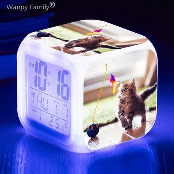 Очень милый маленький кошачий будильник с 7 сменяющимися цветами, светодиодные цифровые часы, таймер пробуждения в студенческой спальне, настольные часы, декор для дома в детской комнате