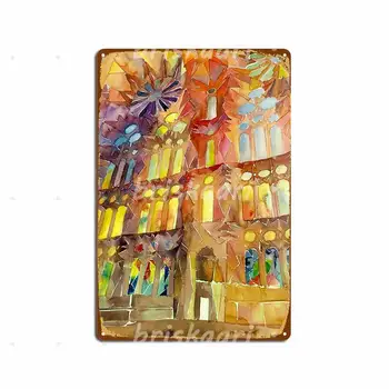 Храм Святого Семейства в Барселоне, металлические вывески, роспись в пещерном пабе, декор стен паба, классические металлические плакаты